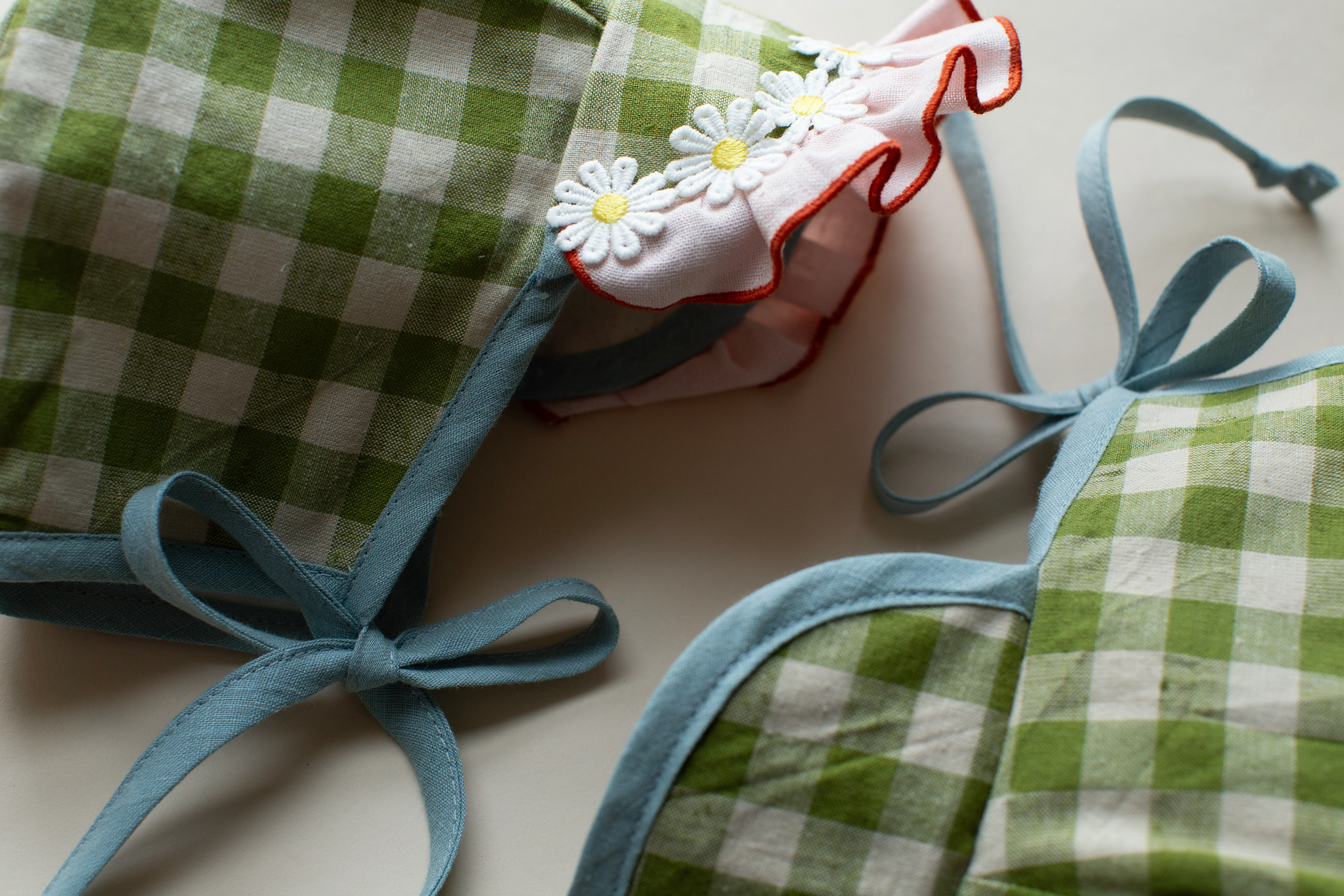 No. 27 Charlotte Brimmed Ruffle Bonnet - Image 4